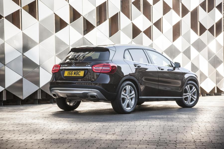  Mercedes-Benz GLA200 CDI 2014 года  (UK) (фото 12 из 46)